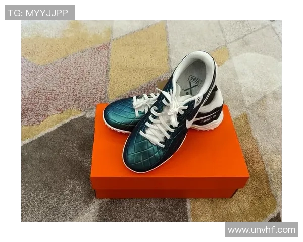 传奇10足球鞋球星上脚实况解析 见证顶级球员的选择与表现