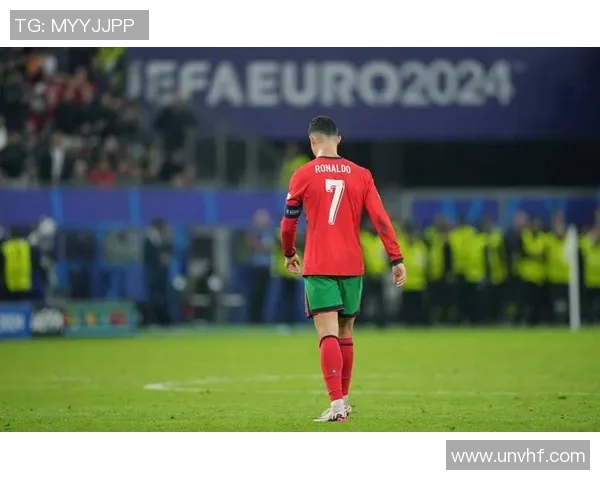 穿1号球衣的传奇人物：从贝利到C罗的辉煌历程与足坛影响